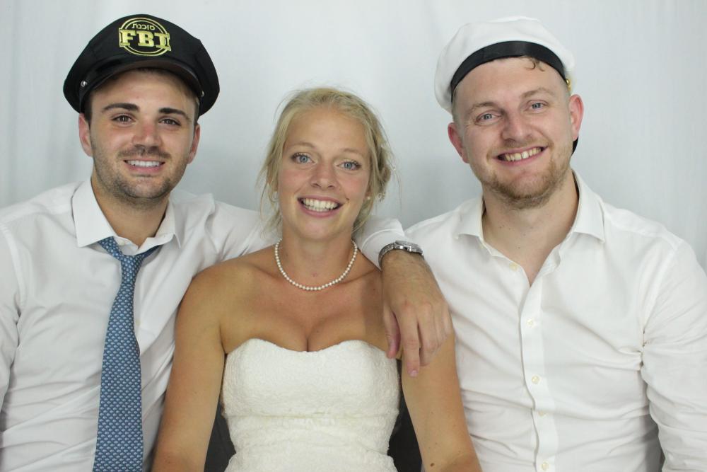 Laura & Oliver | View more photos from the event at gallery.myphotoboothexperience.co.uk/u/MyPhotoBoothExperienceLtd/Laura-Oliver